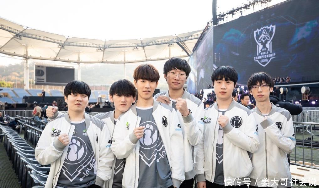 球帮助他顶 球帮助他顶