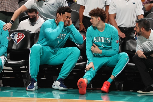 433晒夏窗重磅转会海报：安东尼的头直接被换成山羊